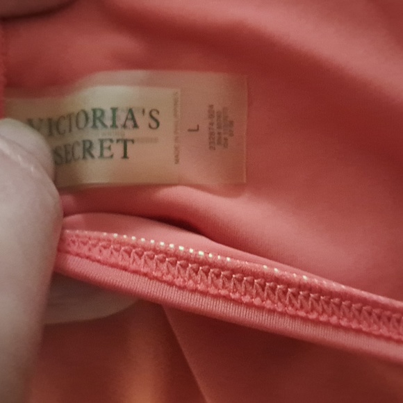 VS swim top Lg.  w/Jess Simpson OS cover up OR Kimono - Picture 7 of 7